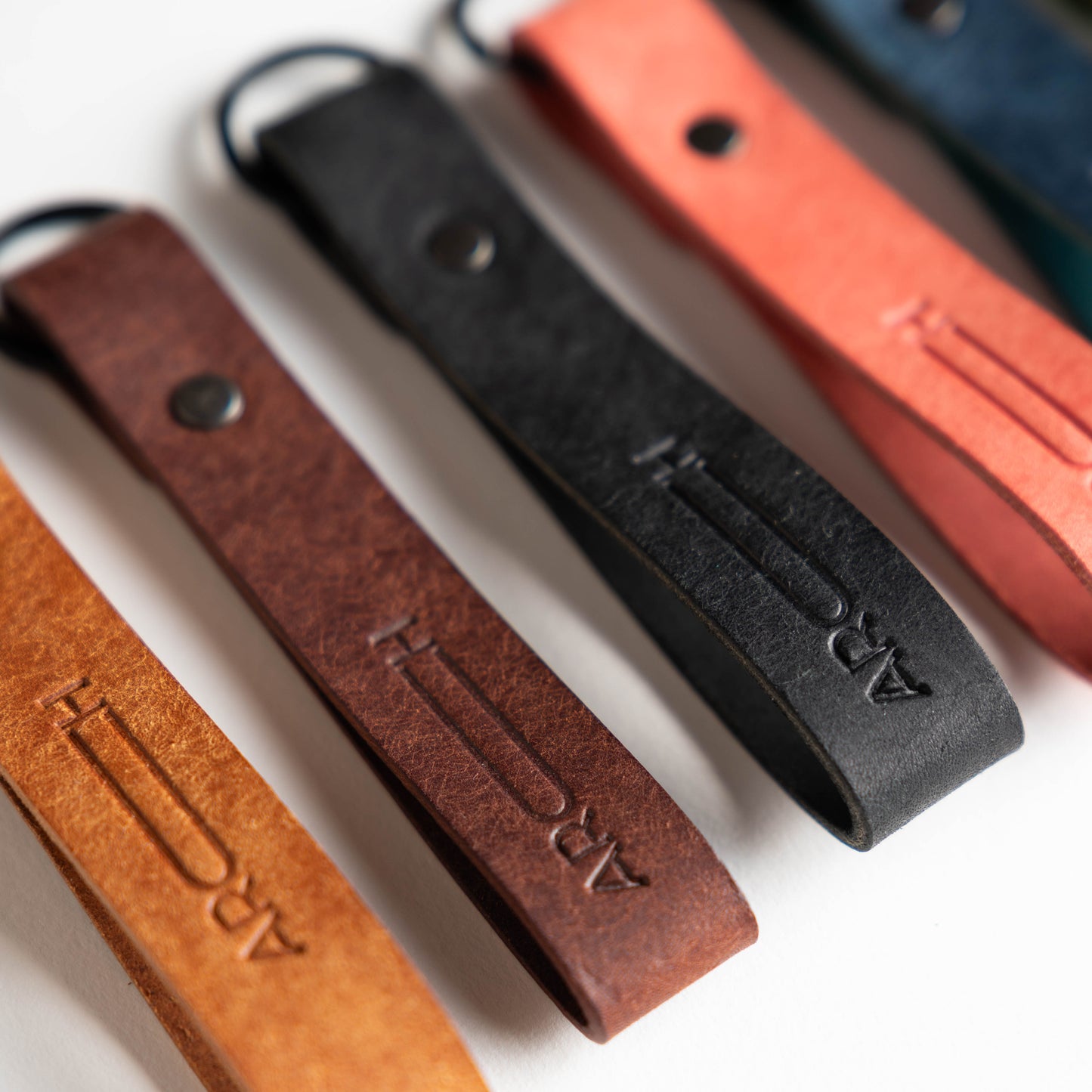 Nomad Strap mit schwarzer Hardware